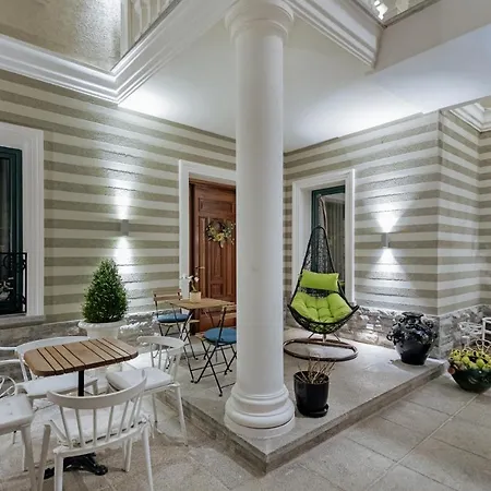 Ξενοδοχείο Ester 4*