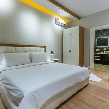Ester 4* Korce