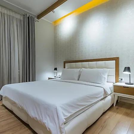 Ester Hotel