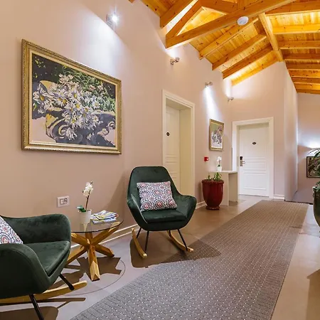 Ester Hotel 4*