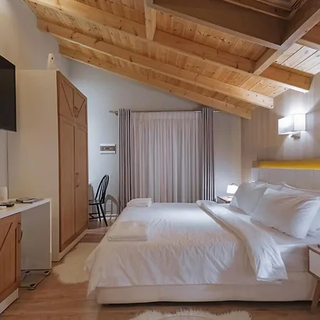 Ester 4* Korce