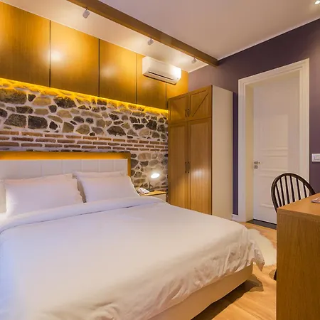Ester Hotel
