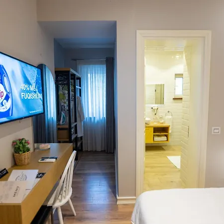 Ester Hotel 4*