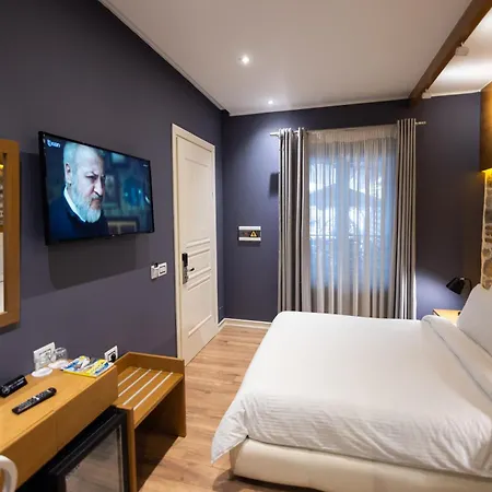 Ester Hotel