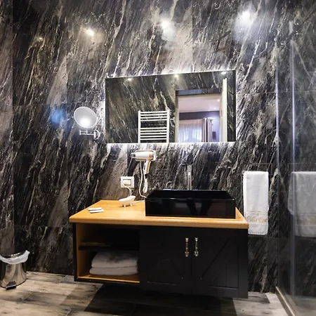 Ester Hotel Korce