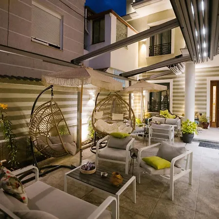 Ester Hotel